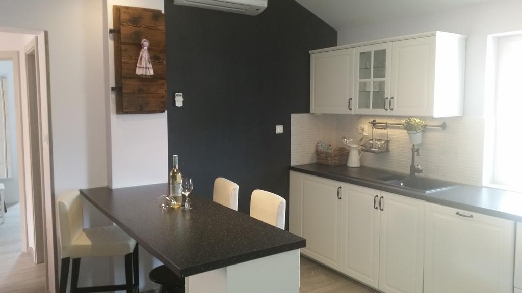 Apartment Diminic Melin เซรส ภายนอก รูปภาพ