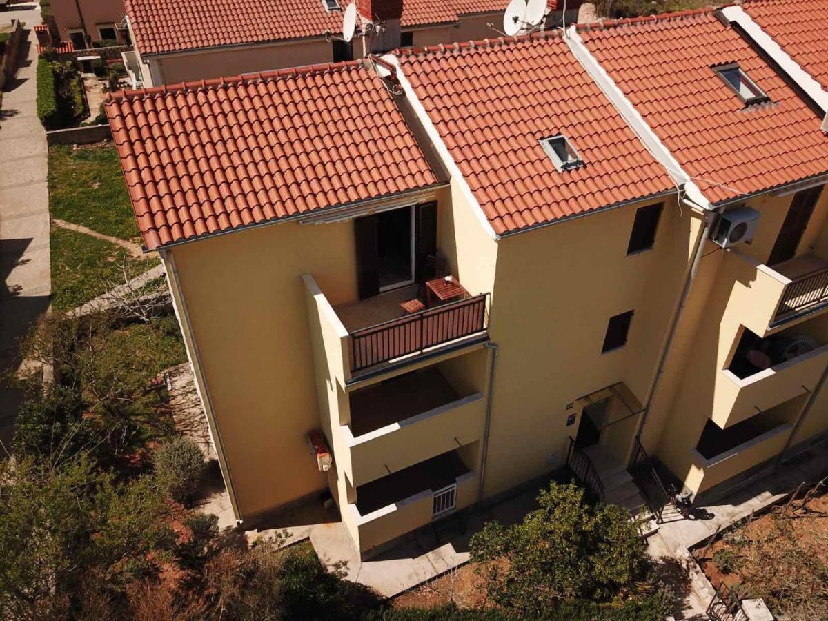 Apartment Diminic Melin เซรส ภายนอก รูปภาพ